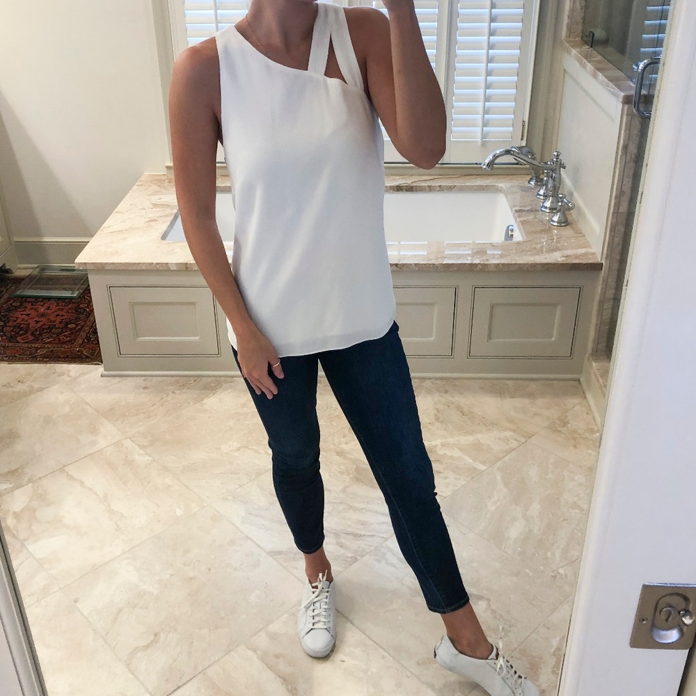 Alice & Trixie size small white top